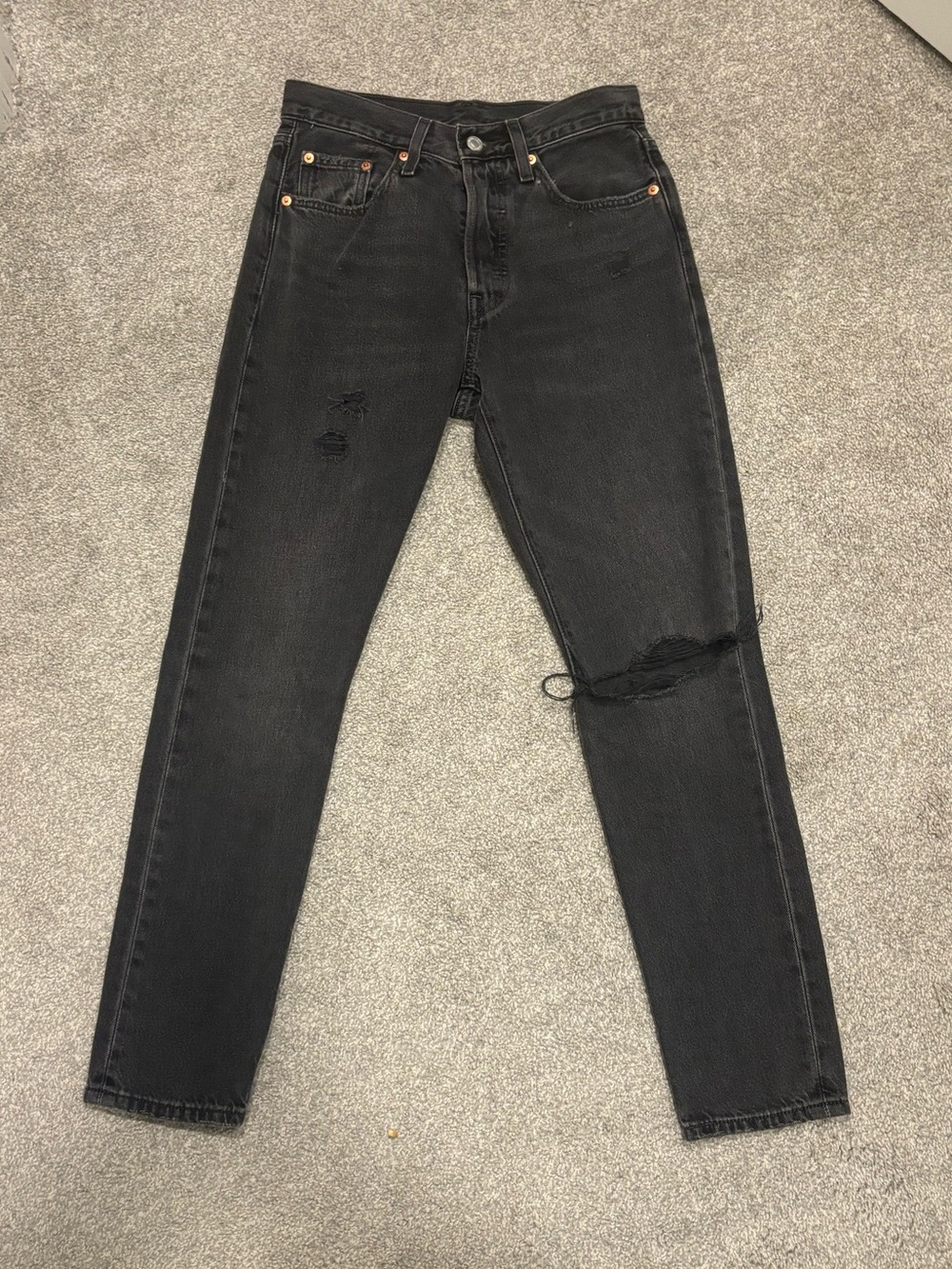 Levi’s 501® Skinny Fit High Waisted Ripped Jeans in Black - W25 L28